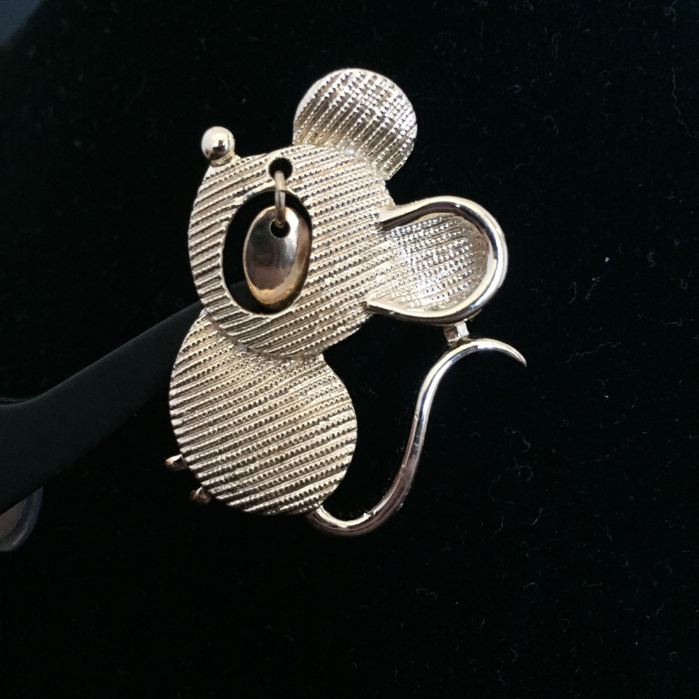 HOST PICK Vintage Sarah Coventry Mouse Brooch
